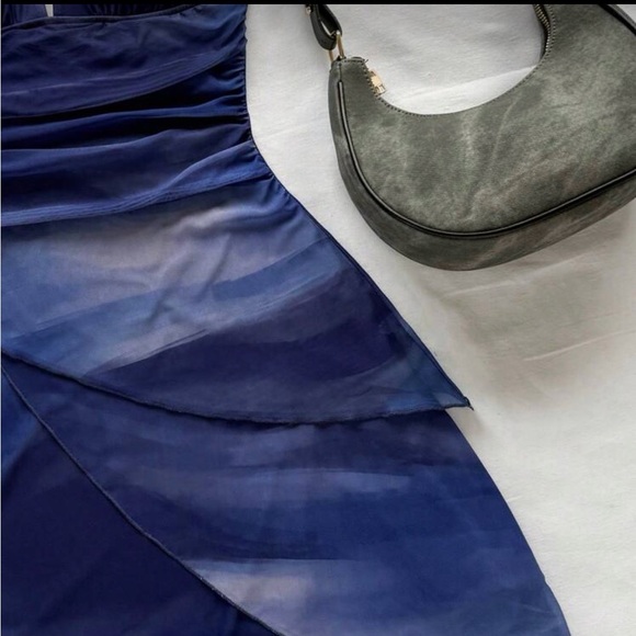 Dress - Picture 4 of 6